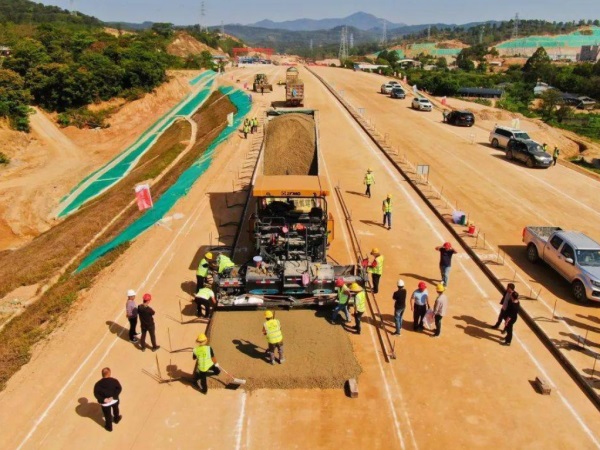 大兴安岭高速公路